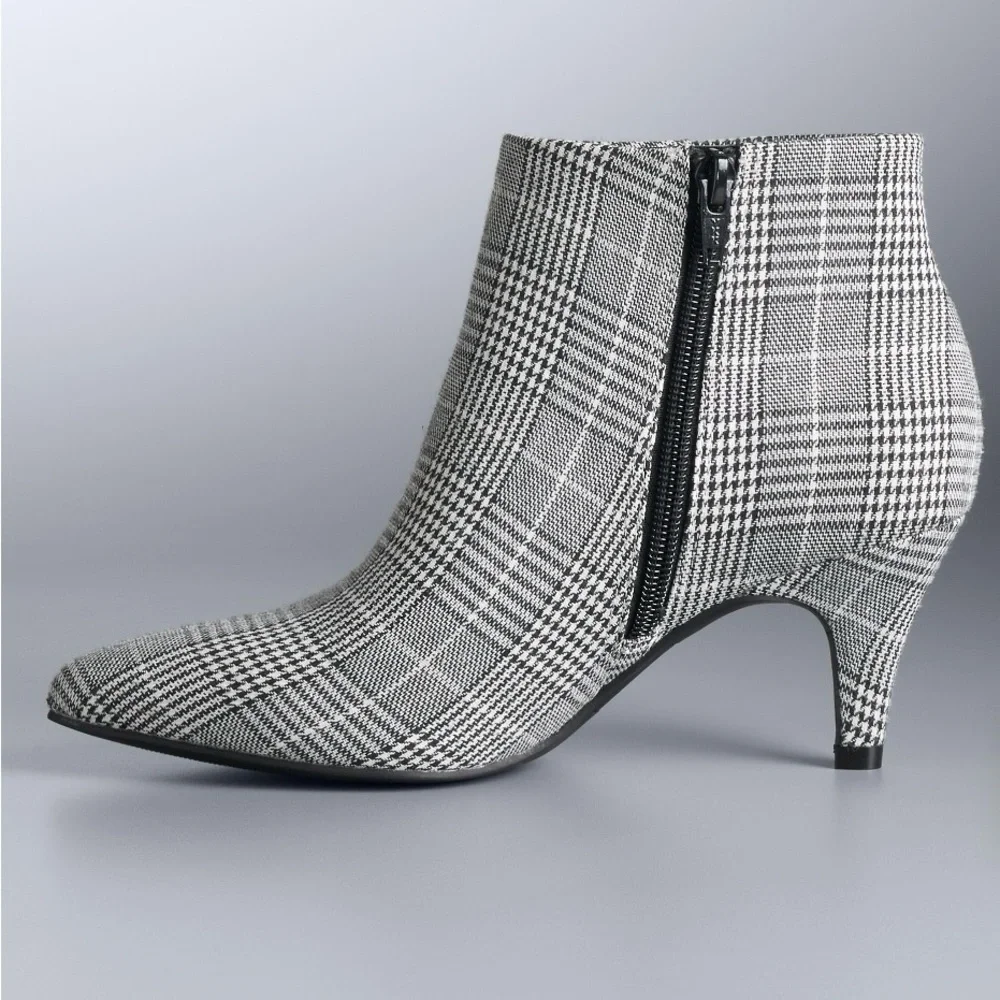 Simply Vera Wang Renata Ankle Boots - Picture 2 of 7